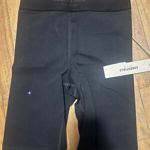 Essentials Black Leggings Sleek Form-Fitting Design